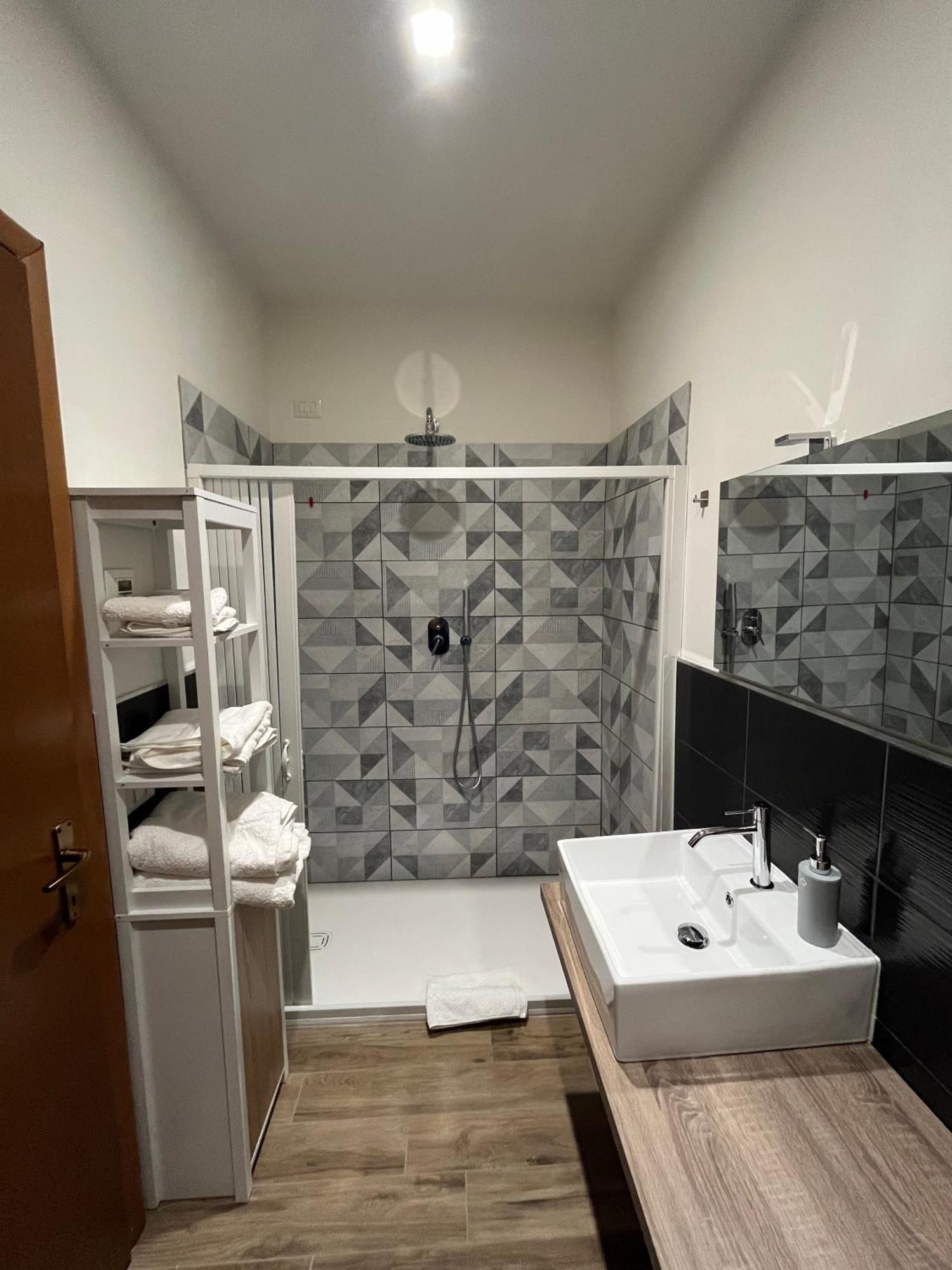 Casa Nel Borgo Di Capraia 몬텔루포피오렌티노 외부 사진
