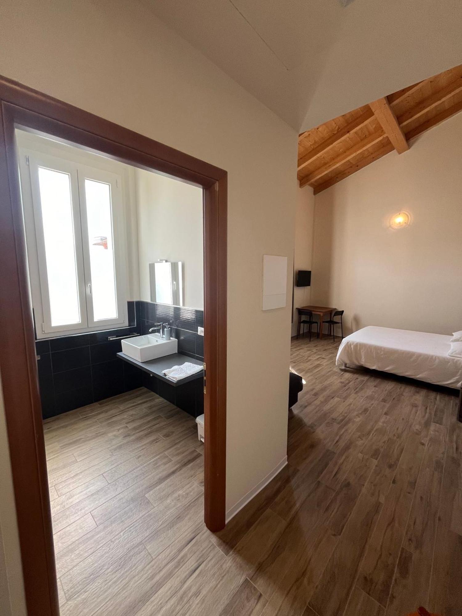 Casa Nel Borgo Di Capraia 몬텔루포피오렌티노 외부 사진